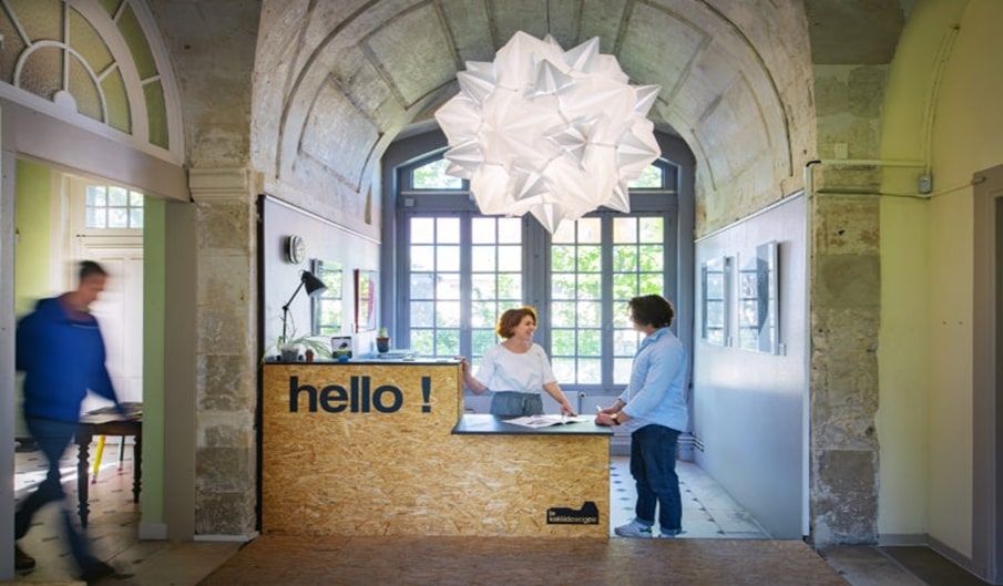 Location centre d'affaires 50 m² non divisibles