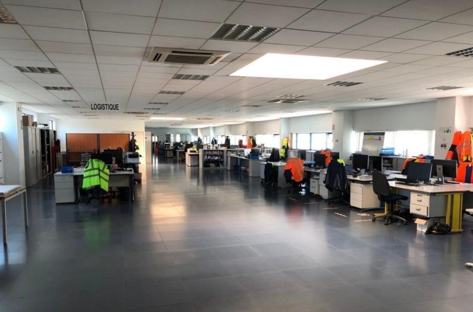 Vente entrepôts 2000 m² non divisibles