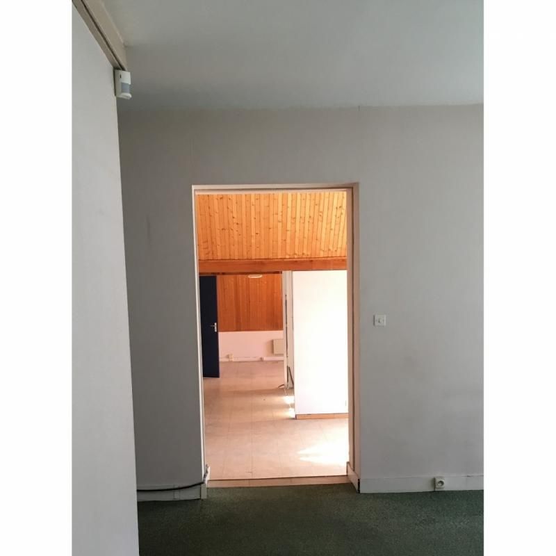 Location bureaux 140 m² non divisibles