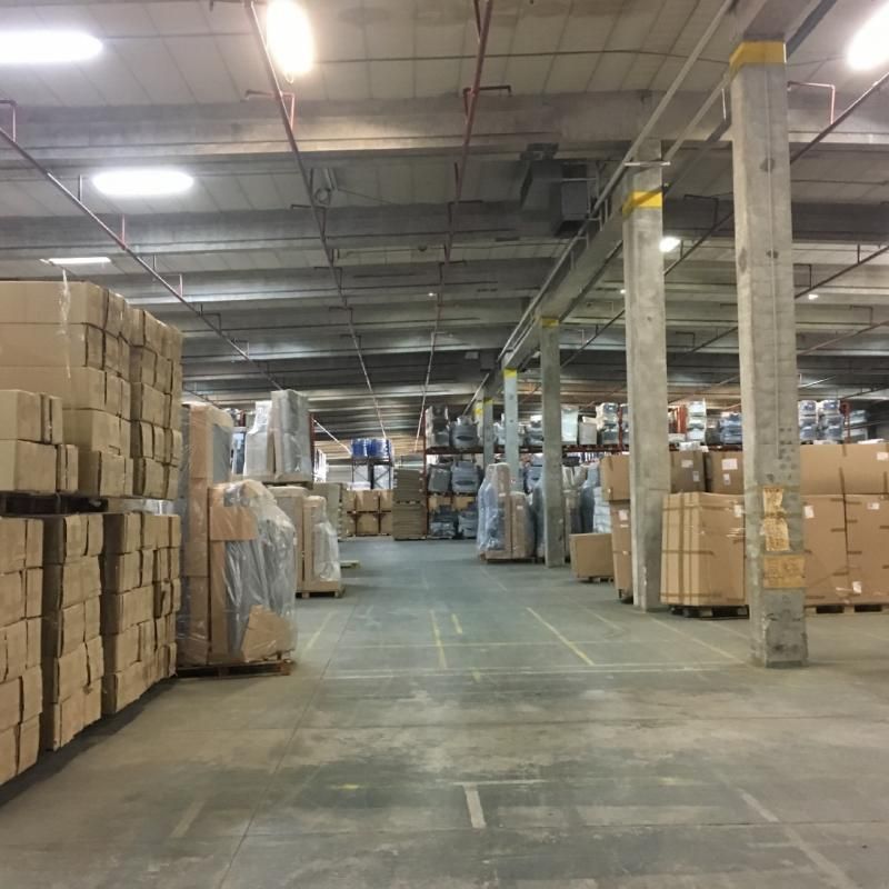 Location entrepôts 10000 m² divisibles à partir de 165 m²