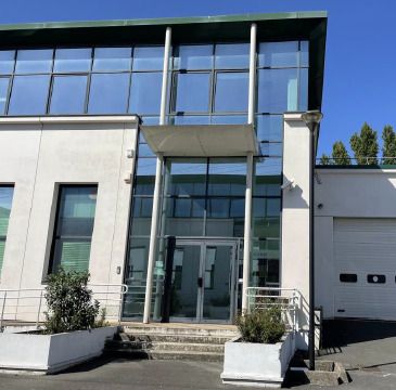 Location entrepôts 1049 m² divisibles à partir de 486 m²