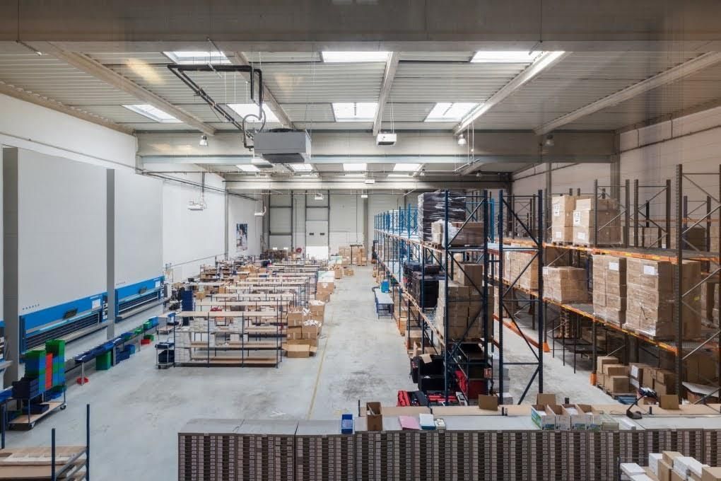 Location entrepôts 2722 m² divisibles à partir de 940 m²