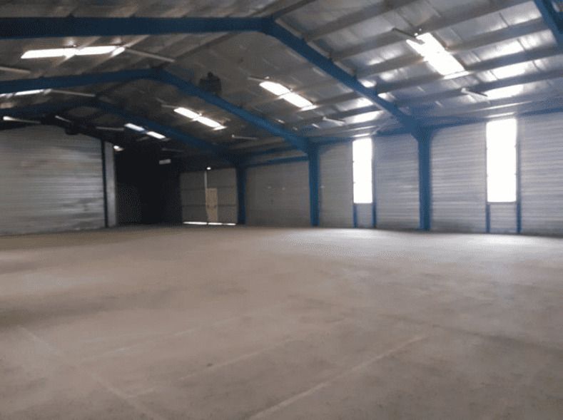 Location entrepôts 3285 m² divisibles à partir de 290 m²