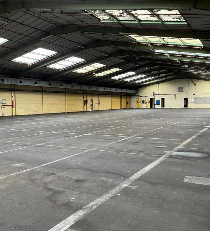 Vente entrepôts 6000 m² divisibles à partir de 1500 m²