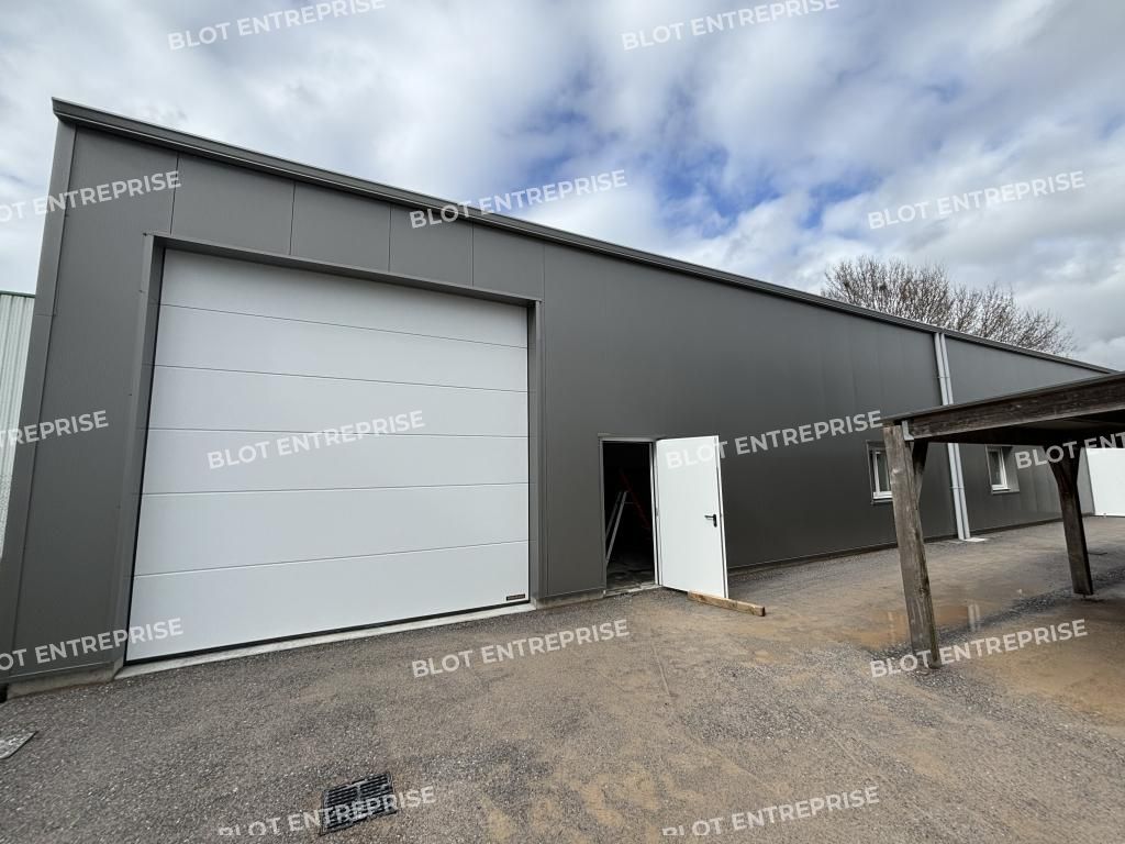 Location entrepôts 230 m² non divisibles
