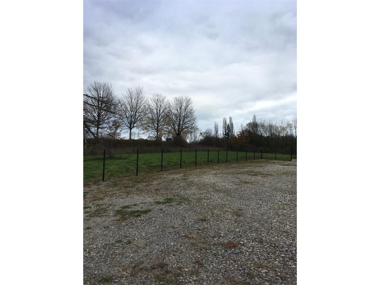 Vente terrain 1902.00 m² à PIERRE BUFFIERE