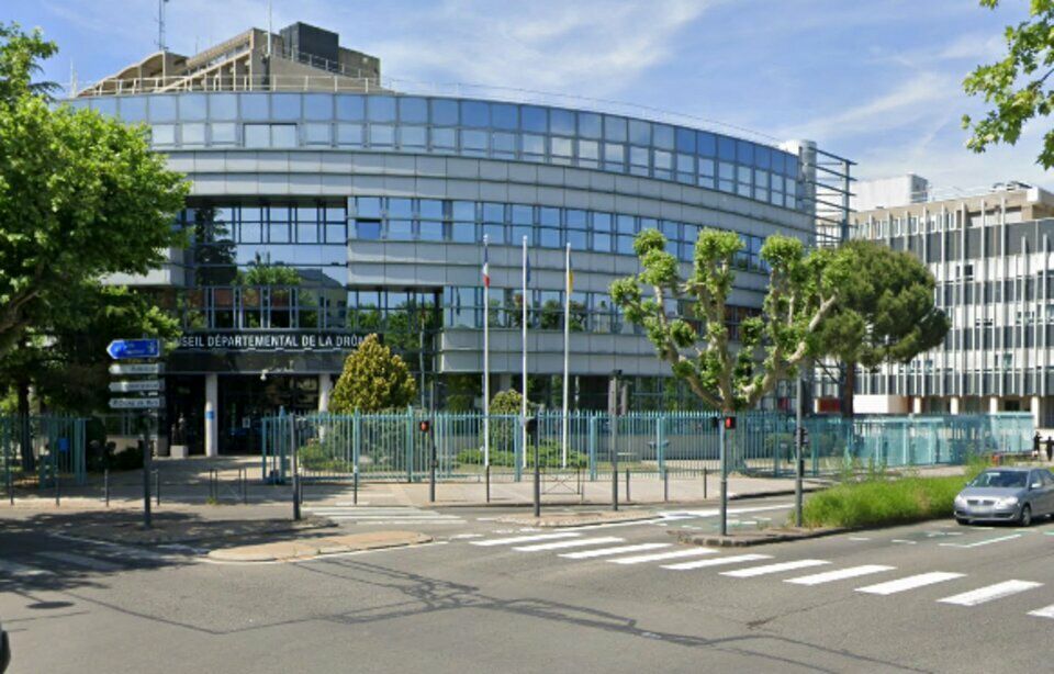 Vente local commercial 165 m² non divisibles