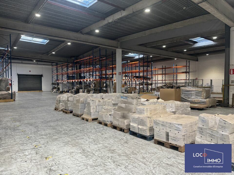 Location entrepot 6518 m² non divisibles