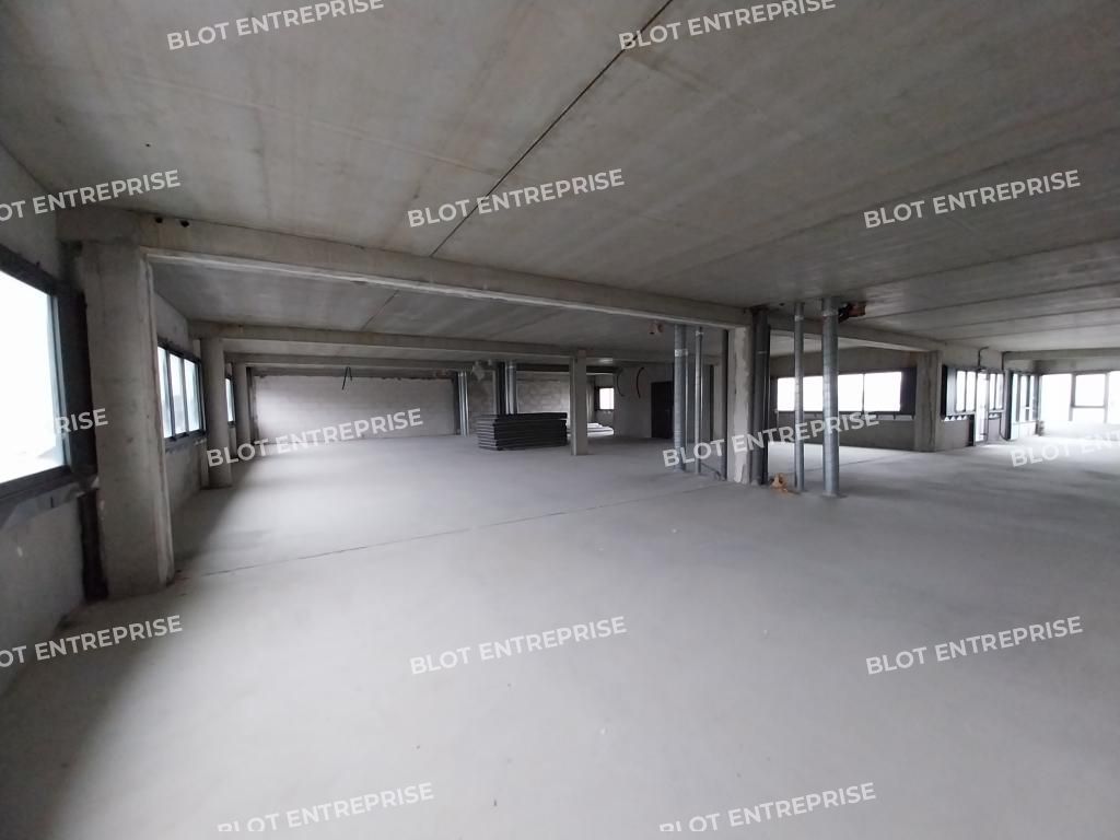 Location bureaux 325 m² non divisibles