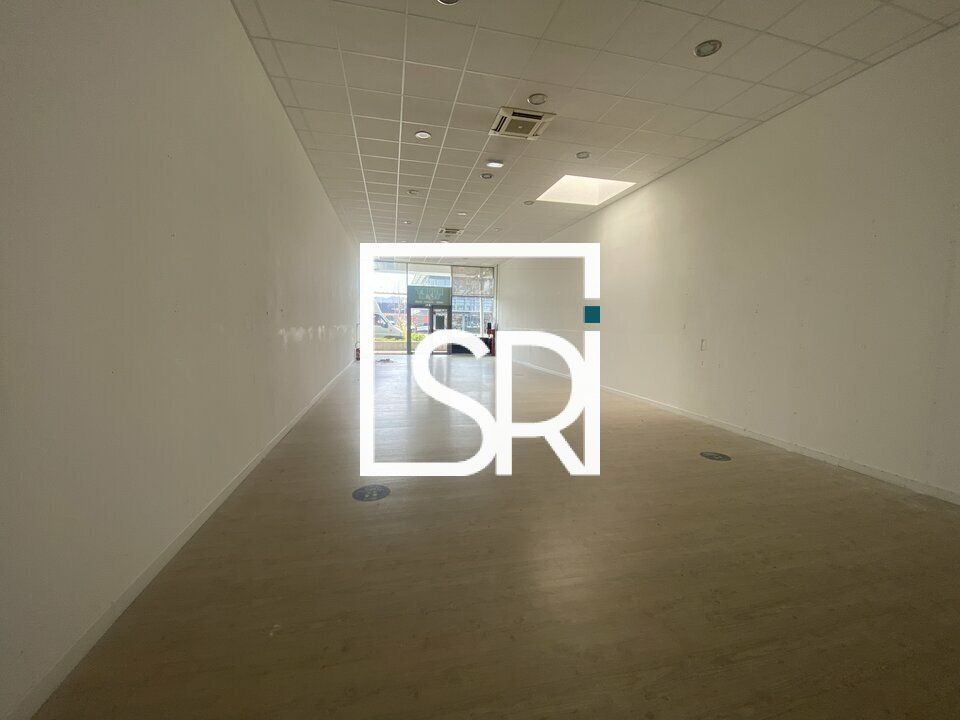 A LOUER - LOCAL COMMERCIAL DE 143 m² - 63170 AUBIERE
