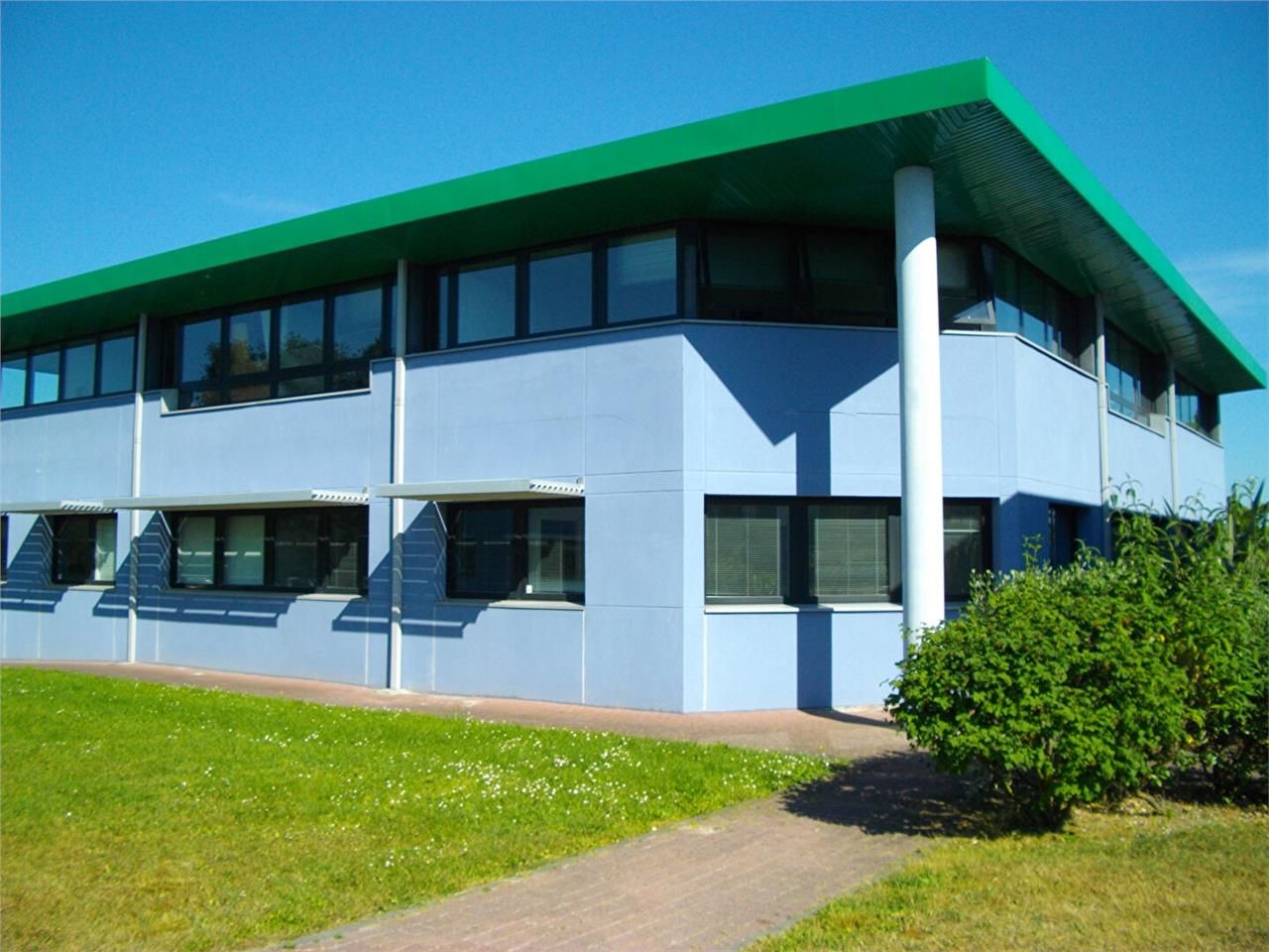 Location bureaux 112.00 m² à CANEJAN