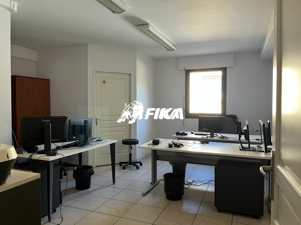 A VENDRE BUREAUX 890 m² - (31140) LAUNAGUET