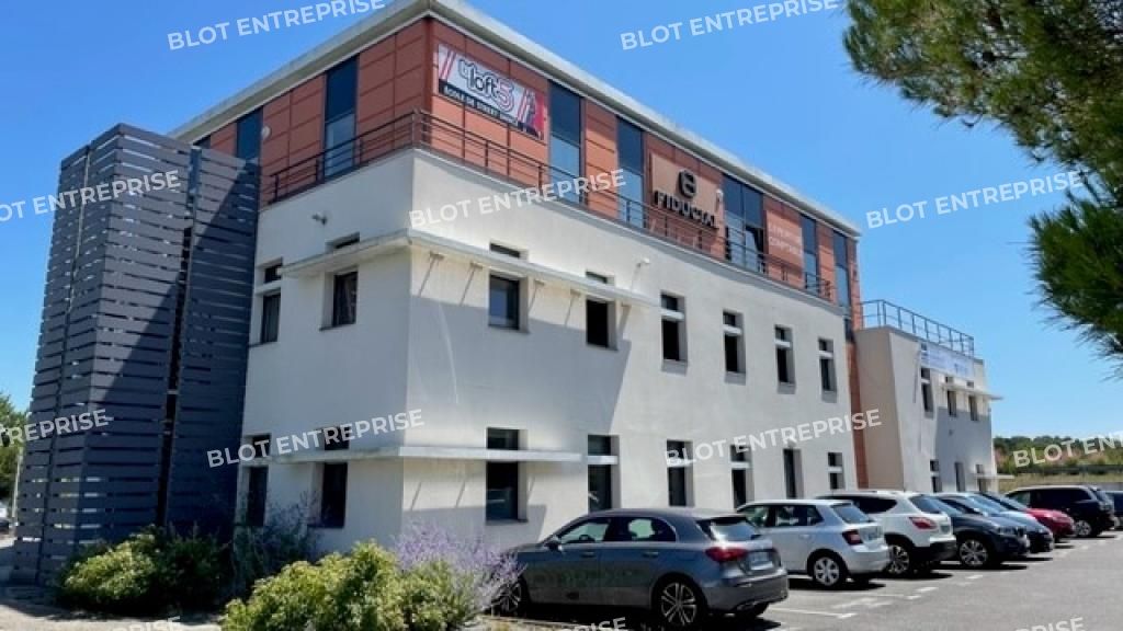 Vente bureaux 243 m² non divisibles