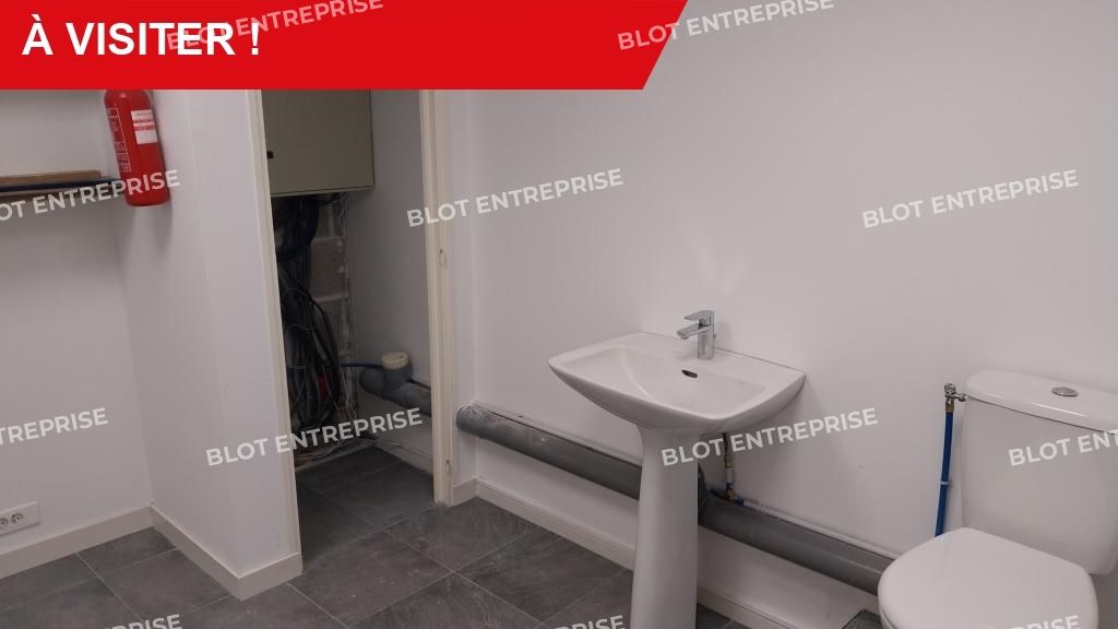 Location entrepôts 170 m² non divisibles