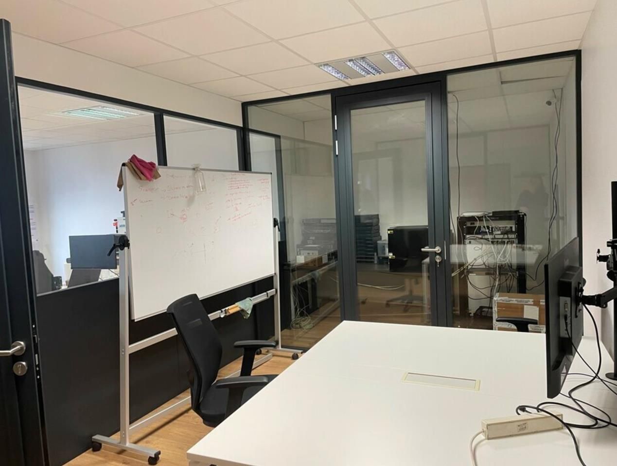 location bureau croix