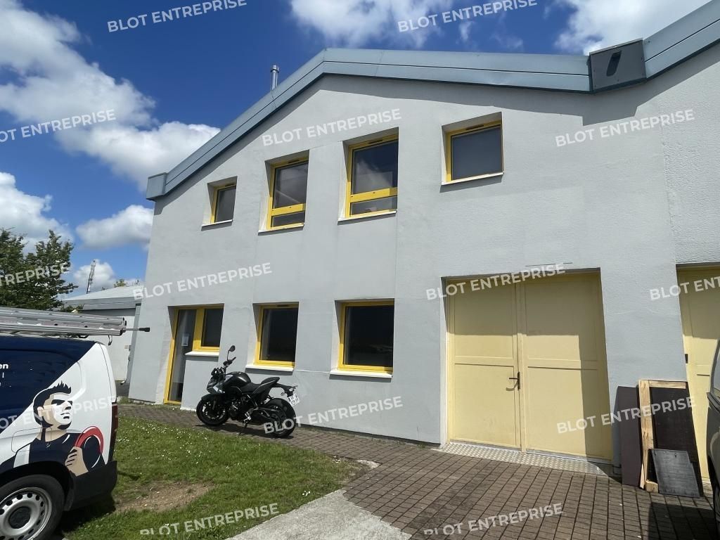 Location entrepôts 250 m² non divisibles