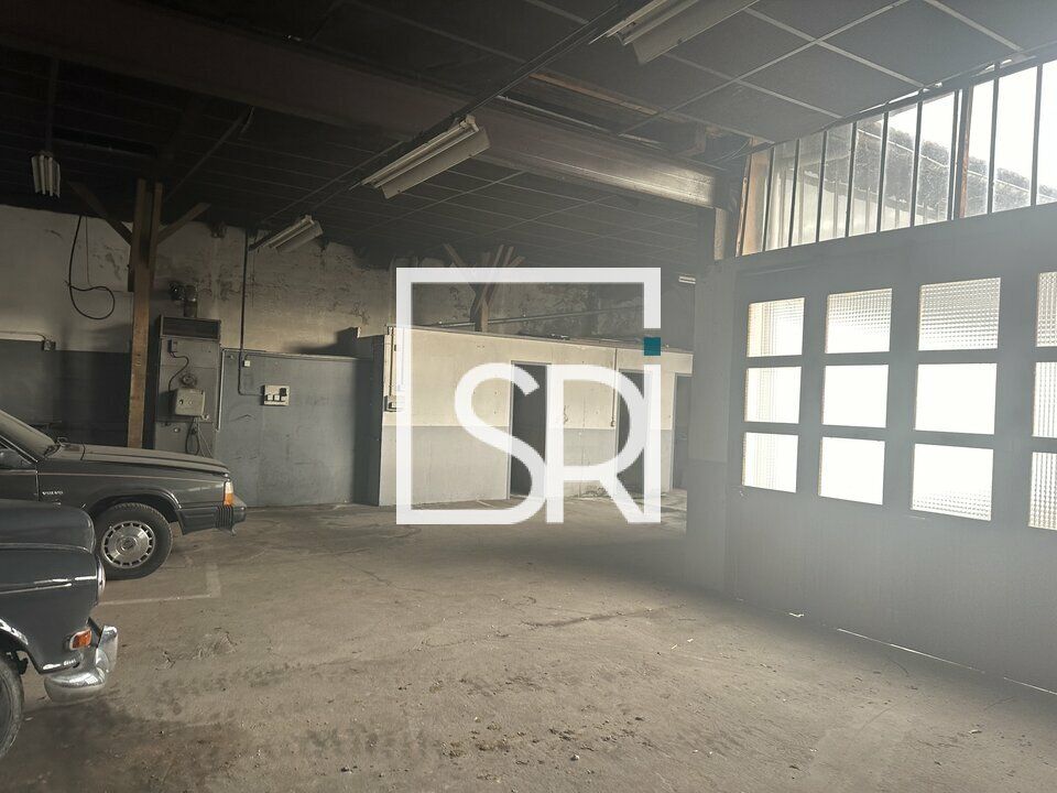 PROPRIÉTÉ À VENDRE – ANCIEN GARAGE, ENTREPÔT 500 M² & TERRAIN 1 500 M² – FORT POTENTIEL - VICHY - 03200