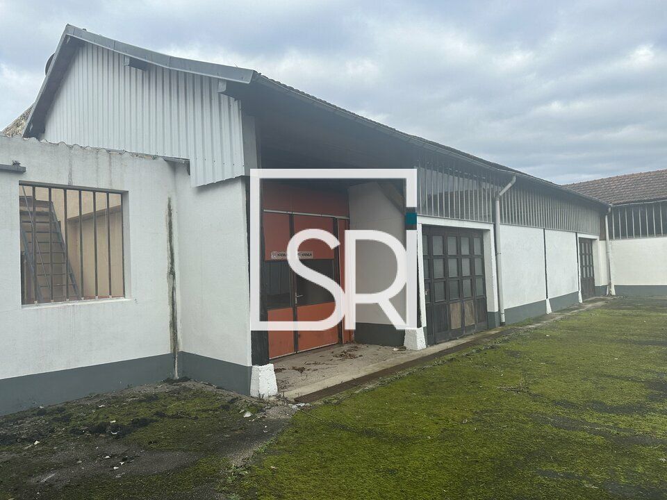 1500 m² pour ce entrepot en vente à Vichy