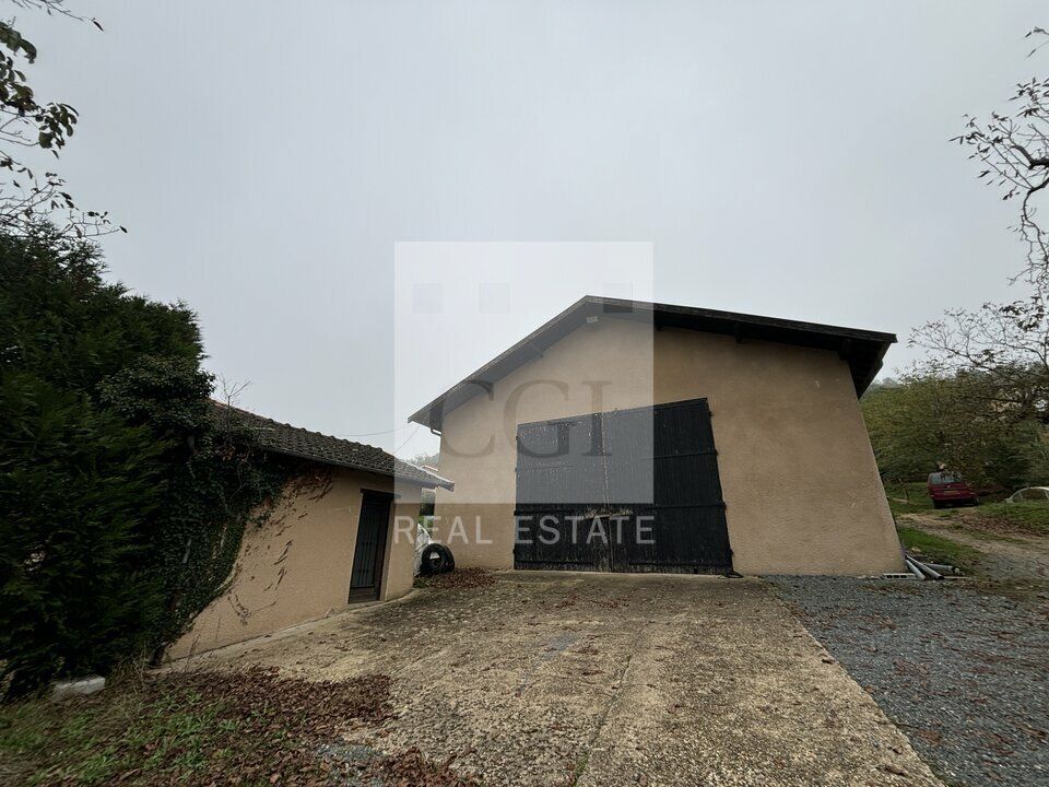 Location local d''activites 300 m² non divisibles