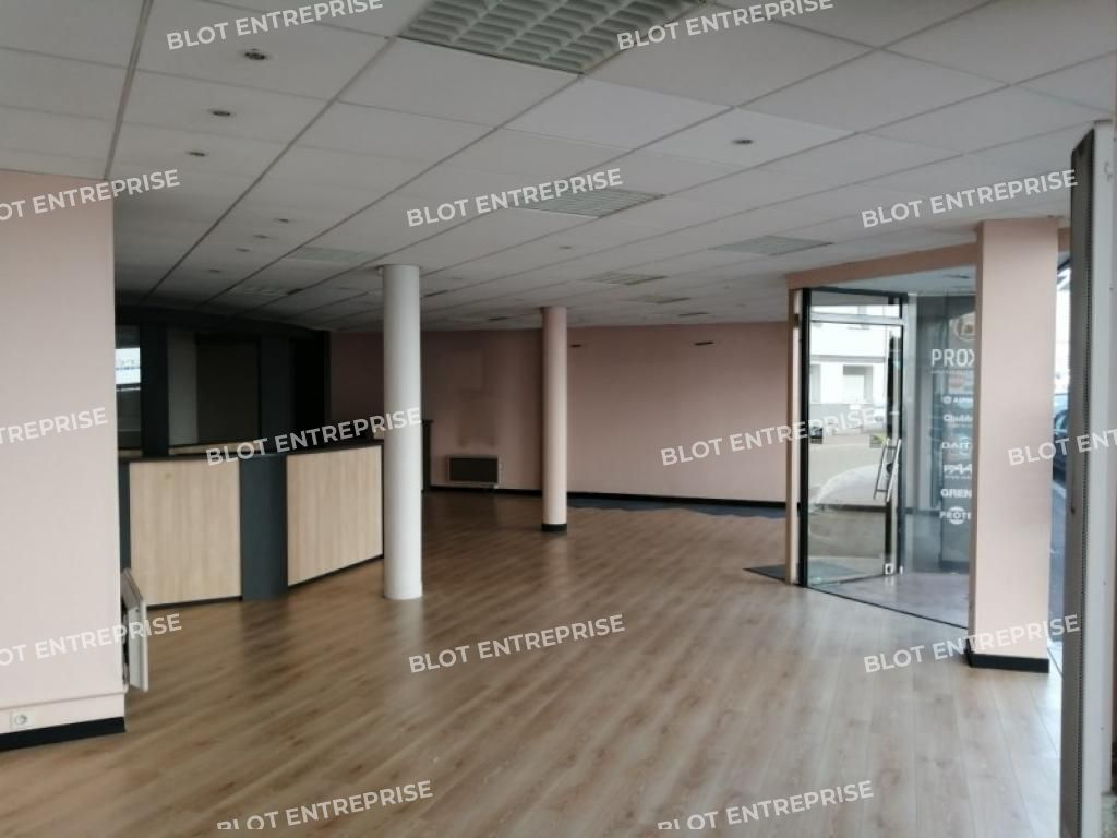 Location local commercial 148 m² non divisibles