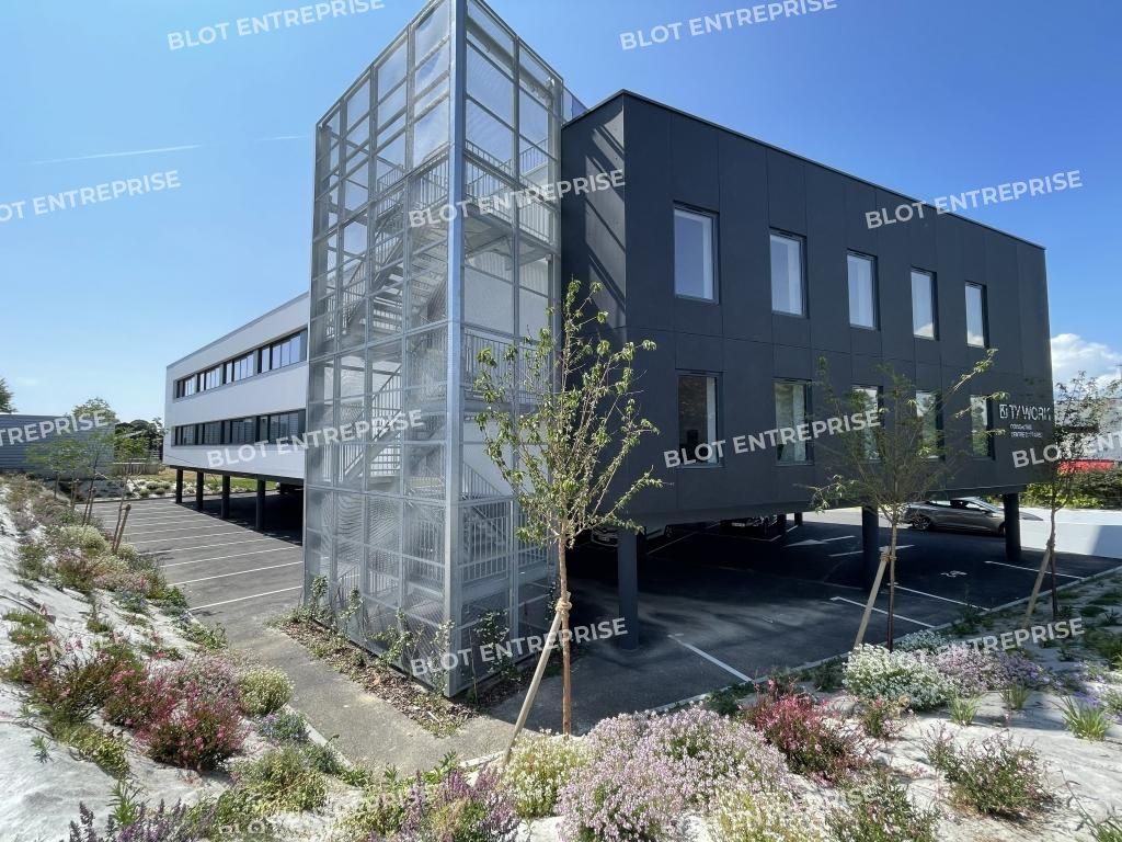 Location bureaux 600 m² non divisibles