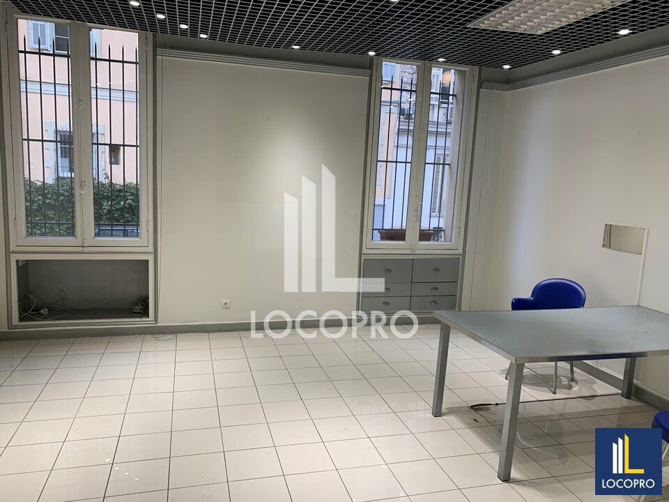 A LOUER - BUREAU - 26 M2 - NICE CENTRE - VICTOR HUGO