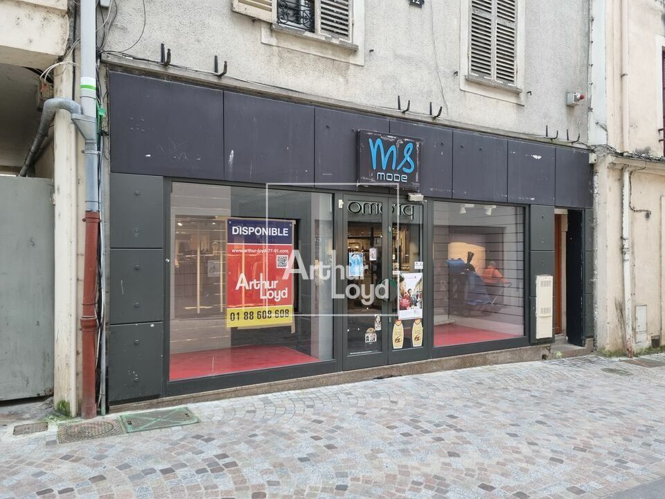 Location local commercial 300 m² non divisibles