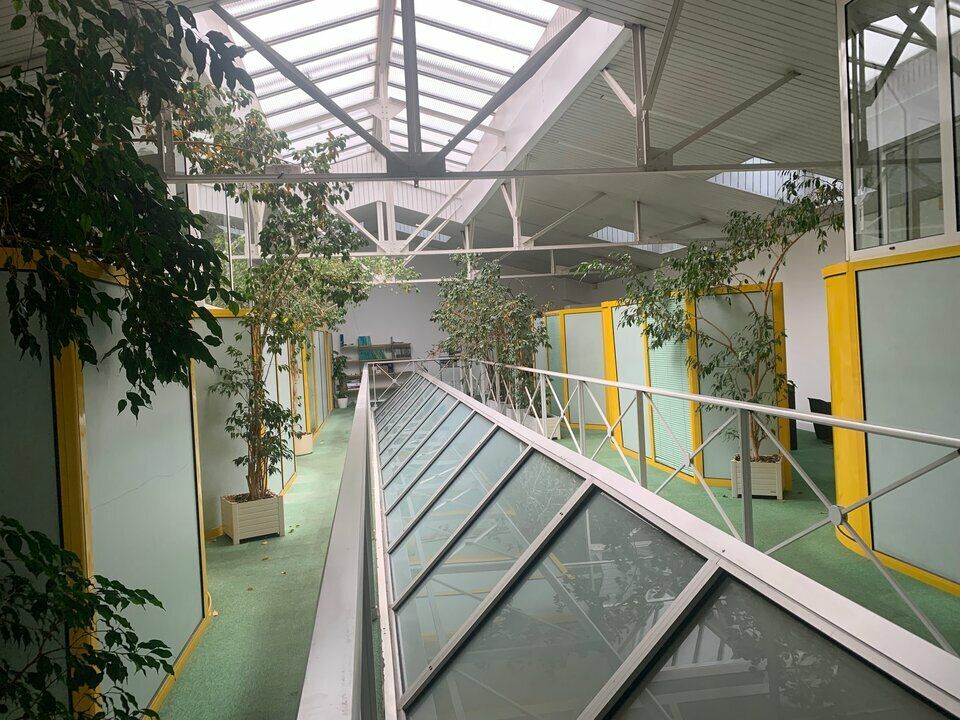 Bureaux à la location de 186 m² - Jardin Public