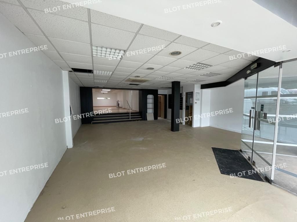 Location local commercial 120 m² non divisibles