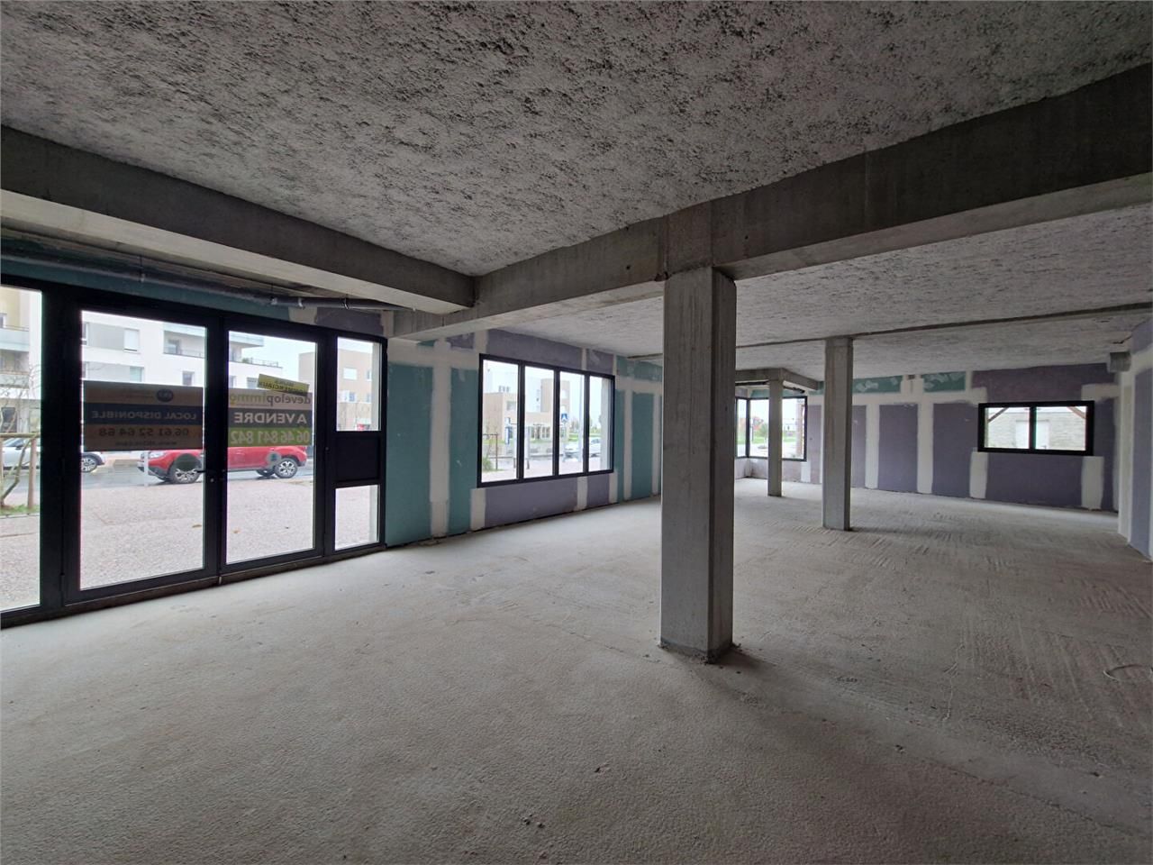 Vente local commercial 136.00 m² à CAEN