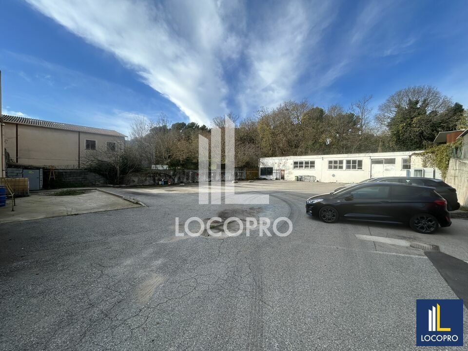 LOCAL MIXTE A LOUER A MOUGINS D'ENVIRON 518M2