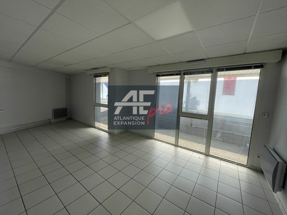 Vente local professionnel 147 m² non divisibles