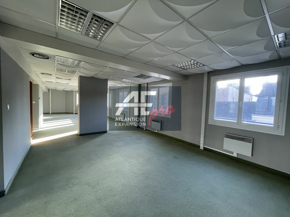 A VENDRE MURS COMMERCIAUX - IMMEUBLE DE BUREAUX - SAINT NAZAIRE