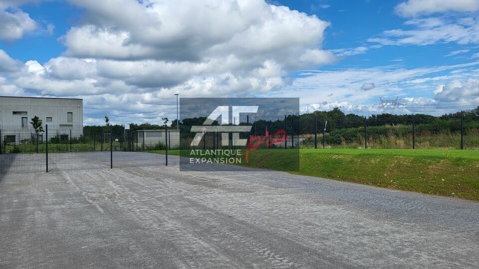 Vente local d''activites 370.8 m² non divisibles