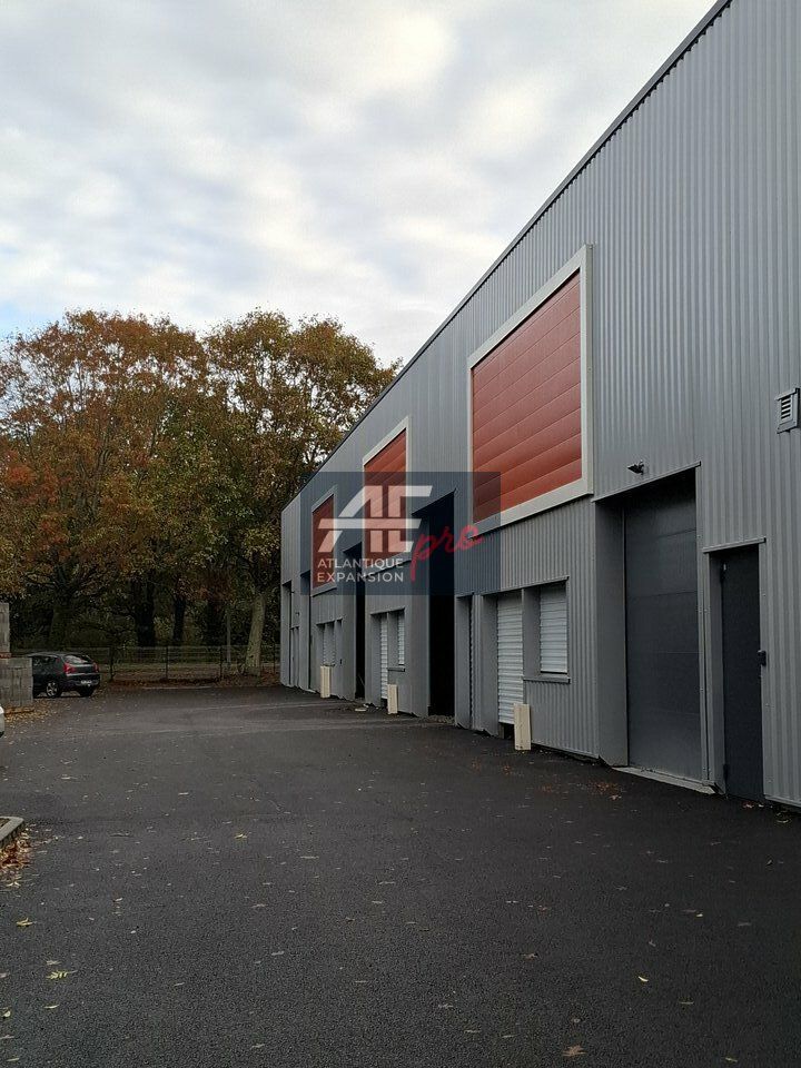 134.54 m² pour ce local d'activites en vente à La chapelle des marais