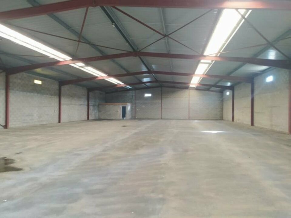 Vente local d''activites 1192 m² non divisibles
