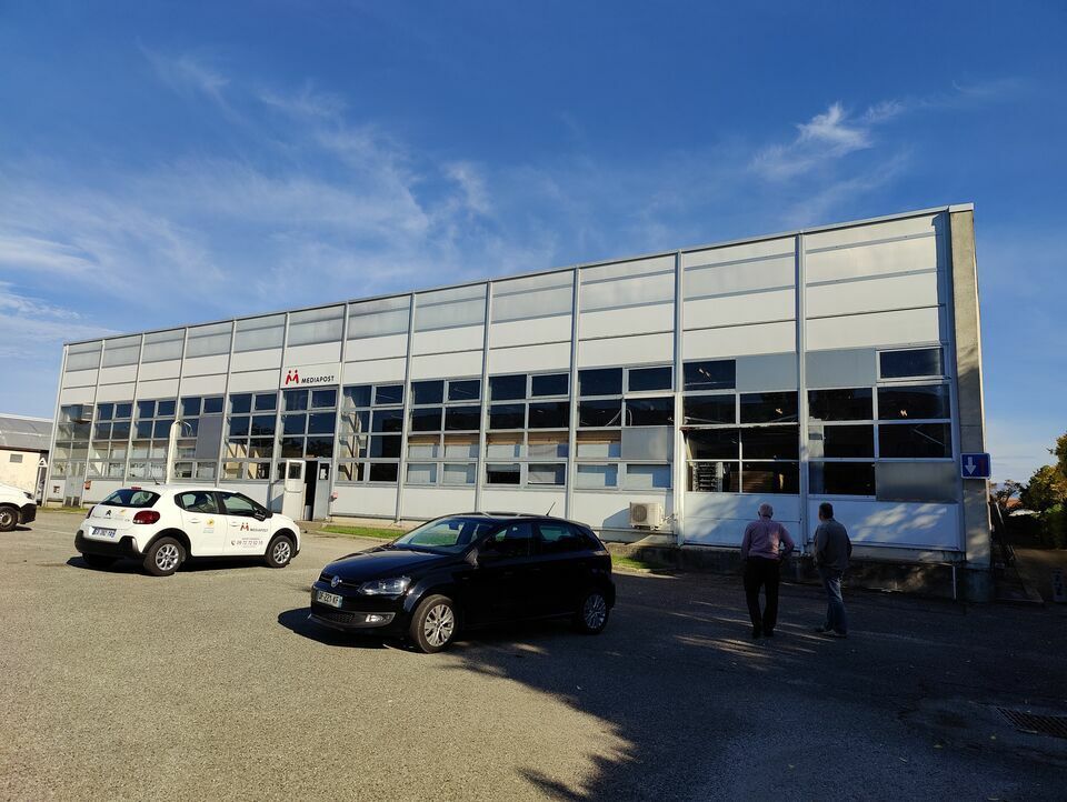 À Vendre / À Louer : Local d'Activités Indépendant de 2 669 m² à Valence - Grand Terrain de 9 500 m²