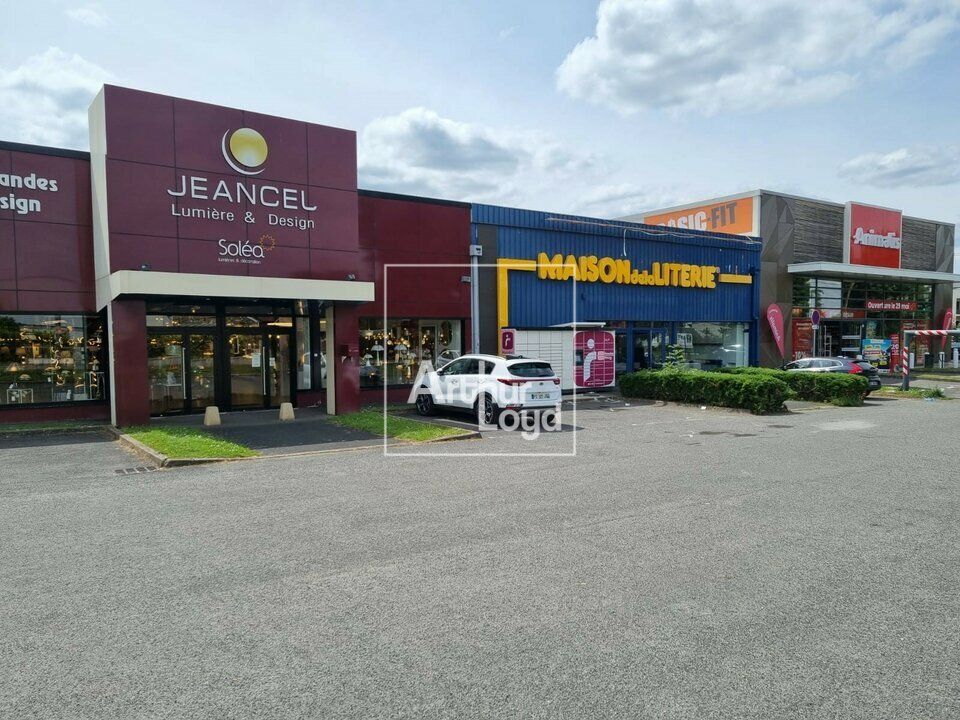 Vente local commercial 1014 m² non divisibles