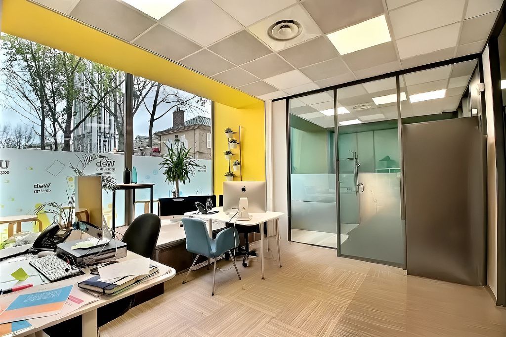 Location bureaux 600 m² non divisibles