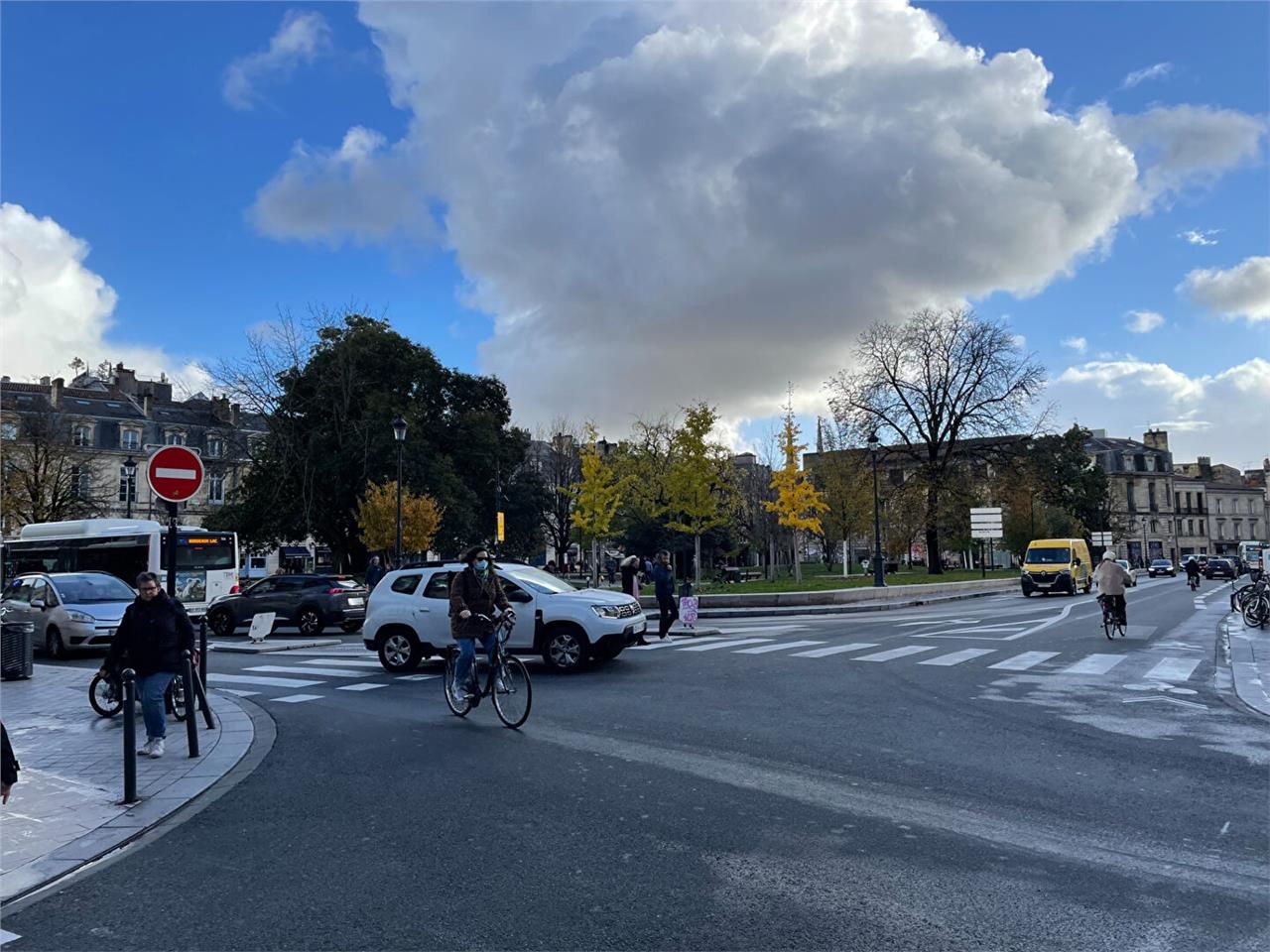 Vente local commercial 30.00 m² à BORDEAUX