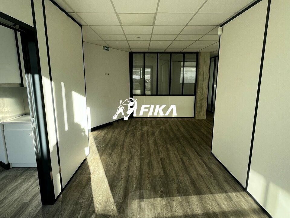 Vente local commercial 242 m² non divisibles