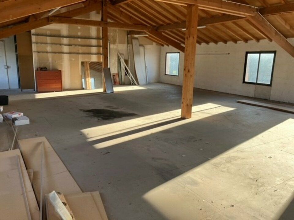 Location local commercial 200 m² non divisibles