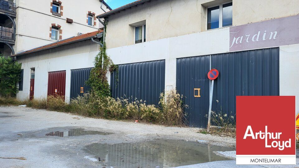 Location local commercial 410 m² divisibles à partir de 84 m²