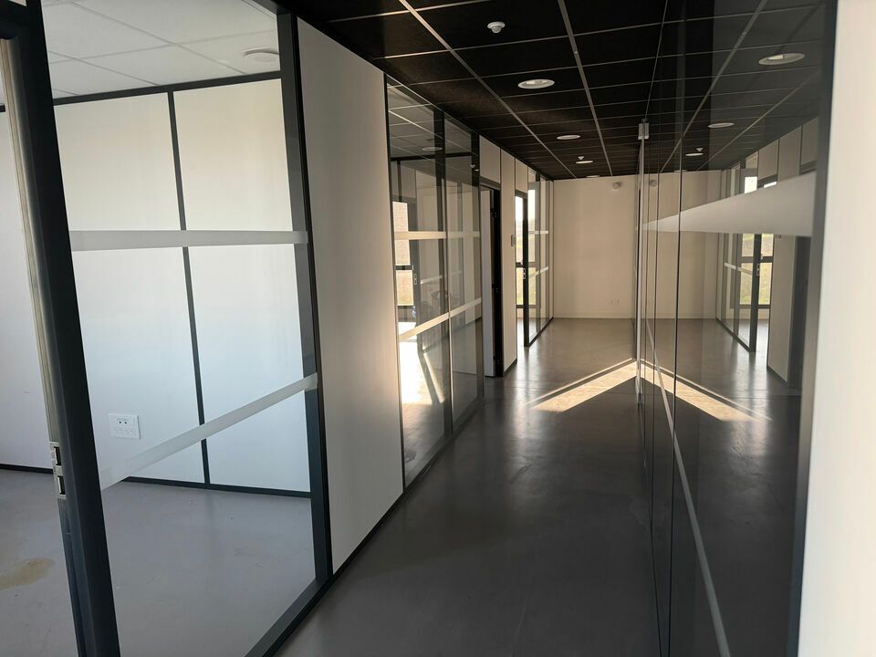 CINQ-MARS-LA-PILE LOCAL D'ACTIVITE A LOUER 903 M² NEUF TERRAIN PARKING