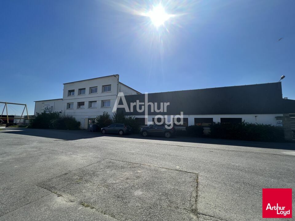 Location local d''activites 2835 m² divisibles à partir de 300 m²