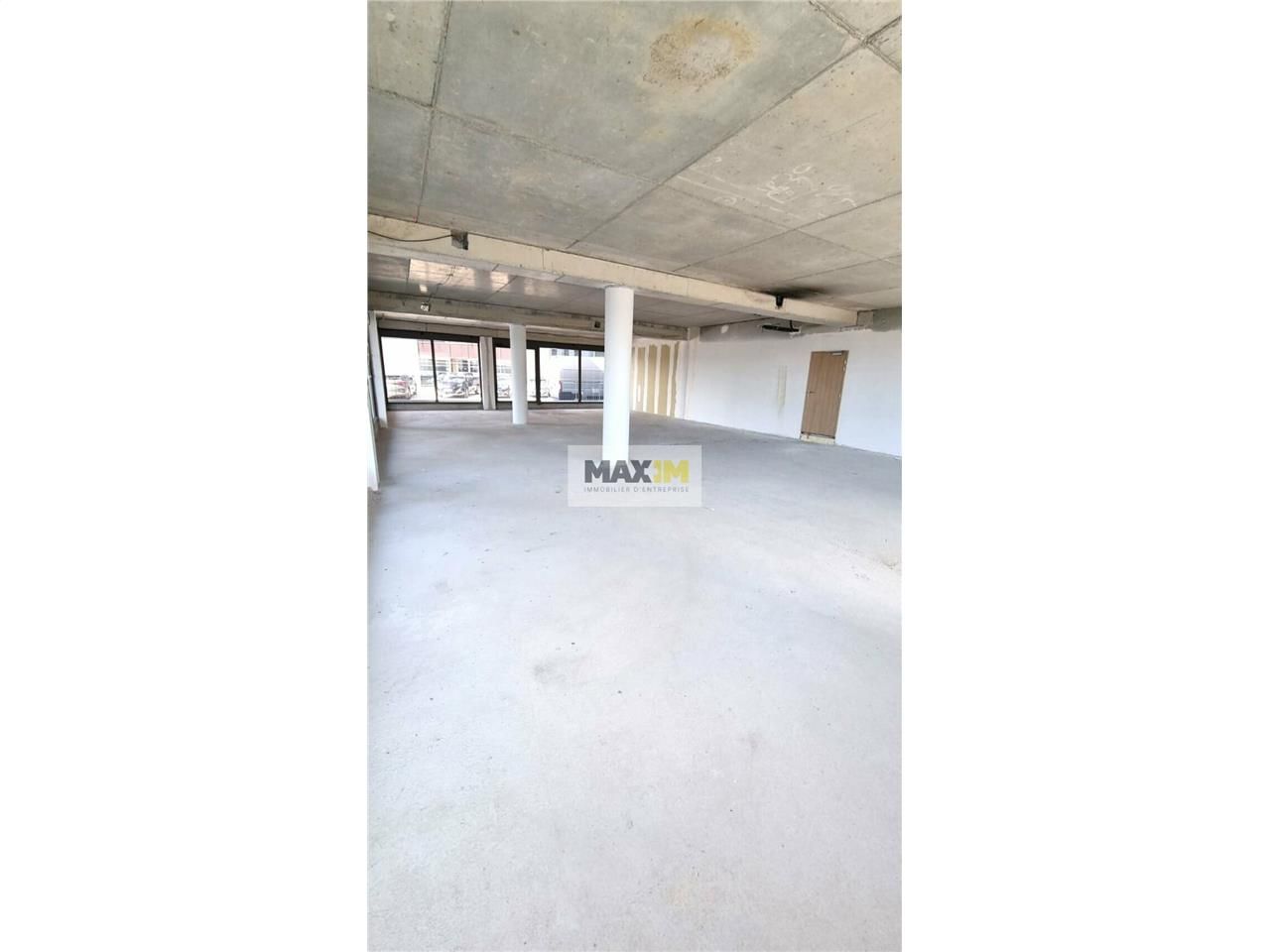 VALMY III - Cette cellule commerciale en pied d'immeuble n'attend que vous !