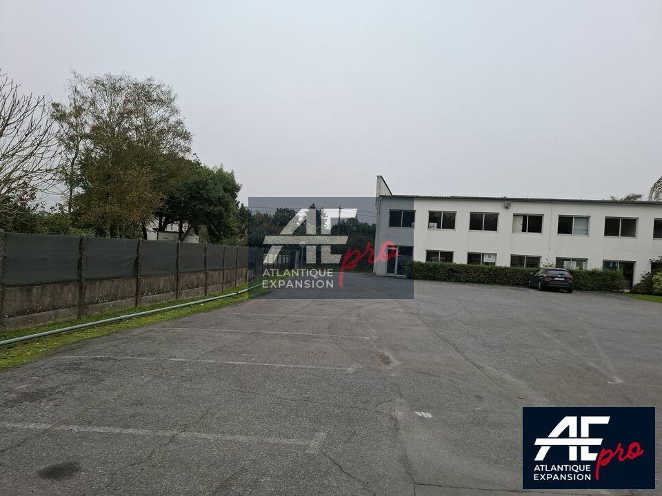 Local d'activités de 469m2, sur un terrain clos de à louer par Atlantique Expansion Pro.