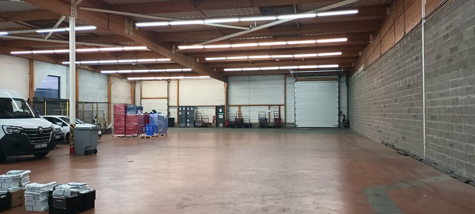 Location local d''activites 545 m² non divisibles