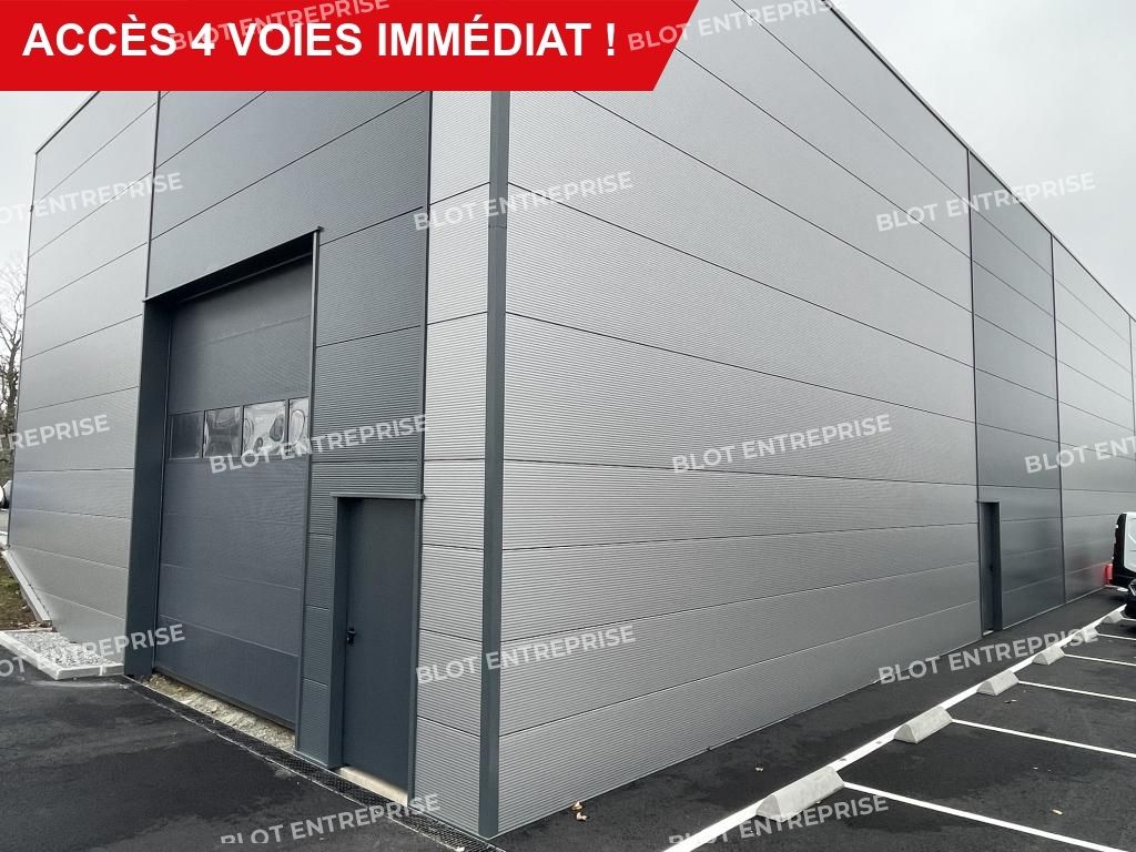 Location entrepôts 960 m² non divisibles