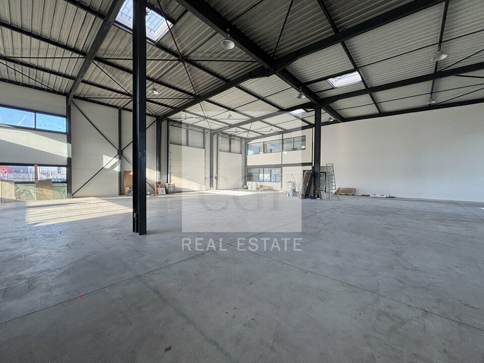 Location local d''activites 850 m² non divisibles